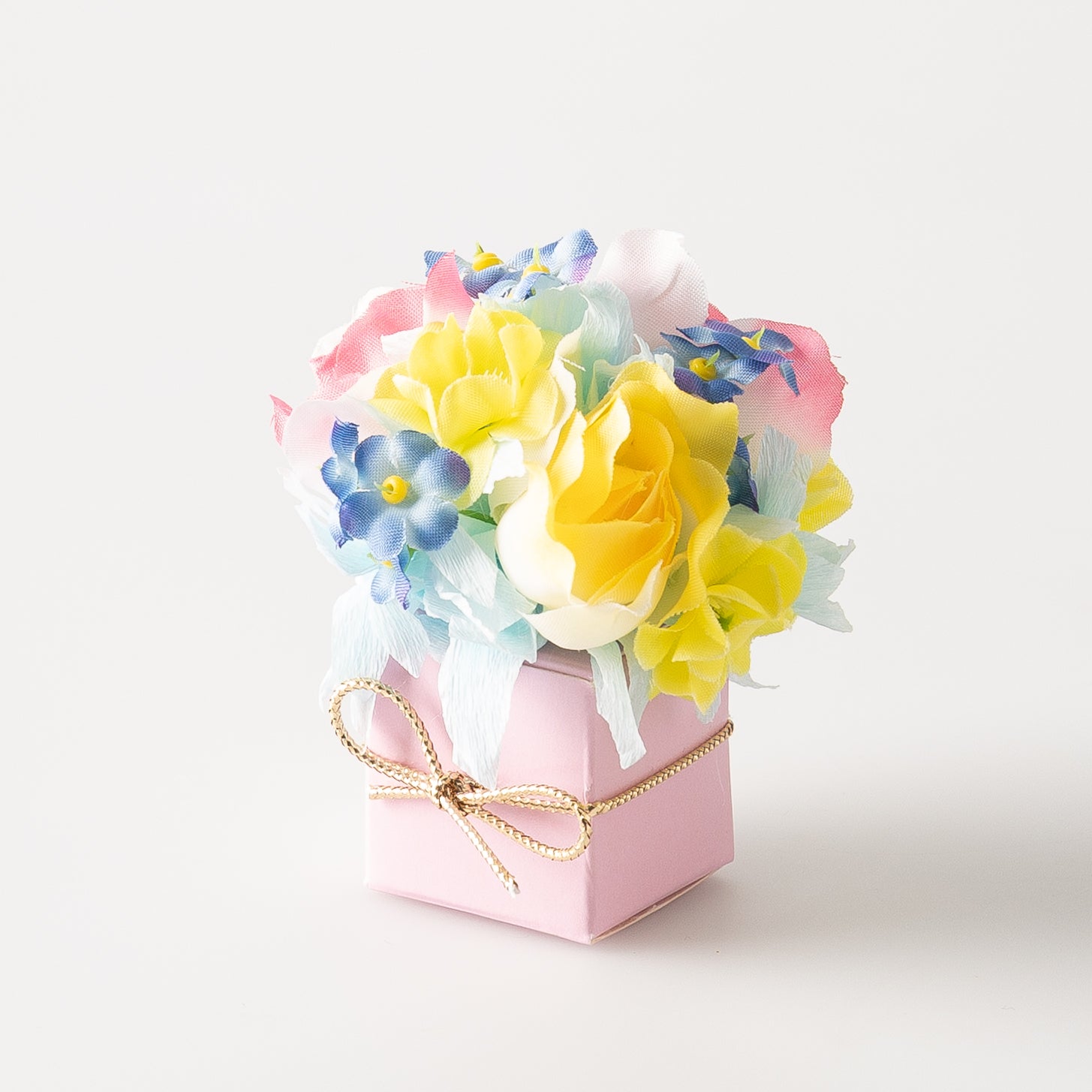 Spring Flowers Fantasy Box with 1 Truffle