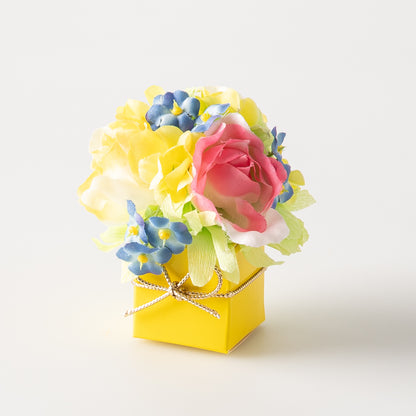 Spring Flowers Fantasy Box with 1 Truffle