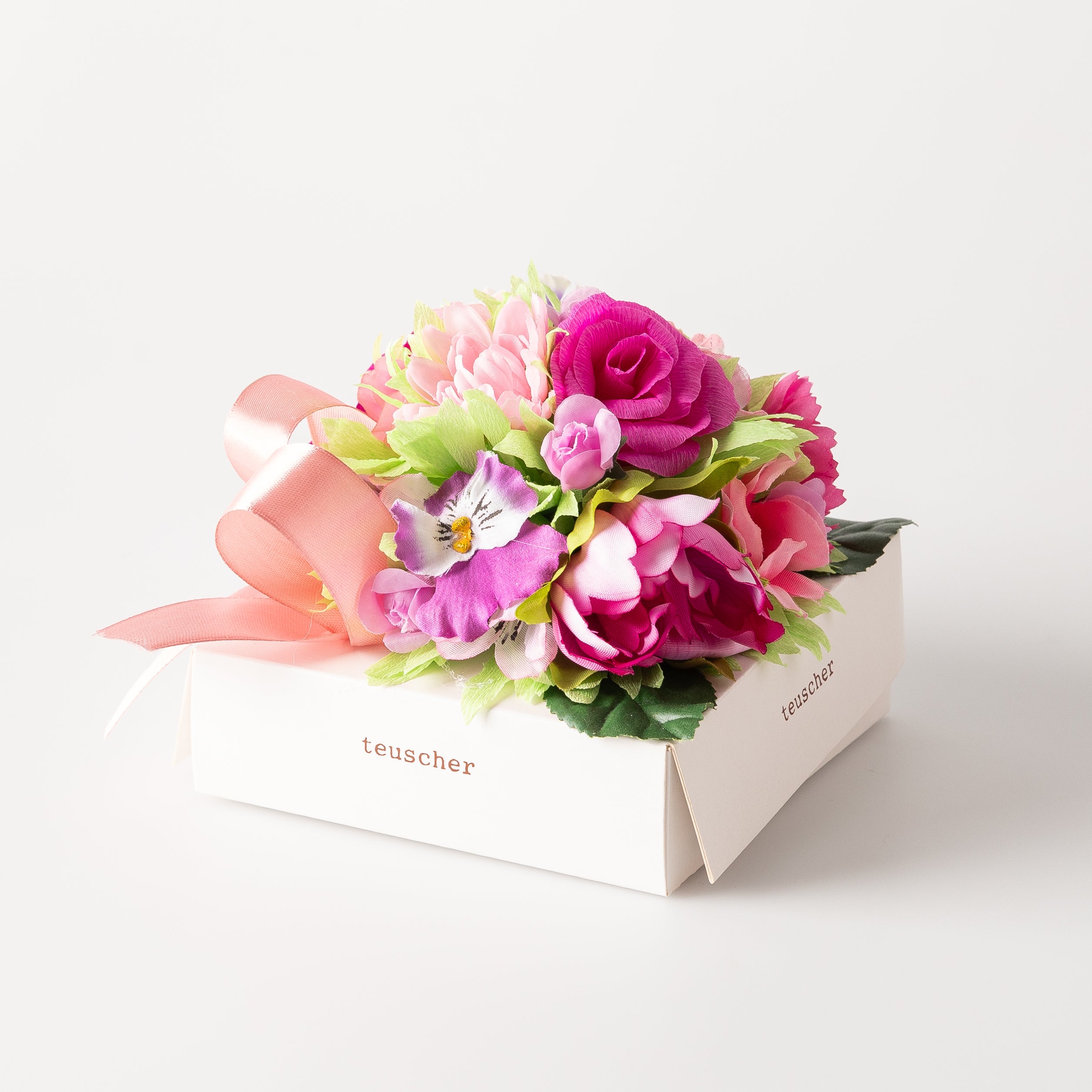 Spring fantasy box with 16 Truffles.